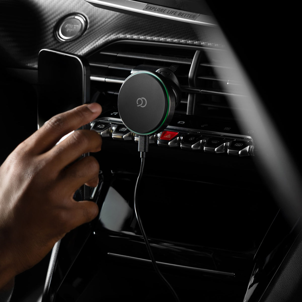 Cargador inalámbrico para coche Nimbus9 Qi2, compatible con MagSafe - Gris cepillado